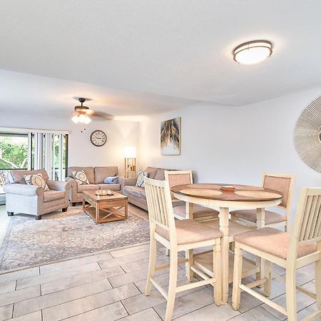 South Tampa Retreat Fenced Yard, Top Location! Exterior photo